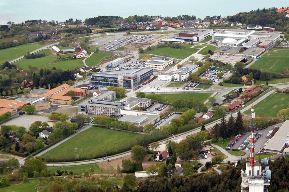 BRANNFAKKEL: Sats på teknologifagene ved UiS, mener Stavanger-professorer.