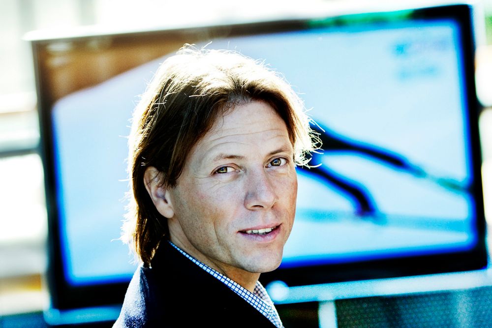 Administrerende direktør Svein-Erik Davidsen i Canal Digital lanserer 60 Mbit over kabelnettet.