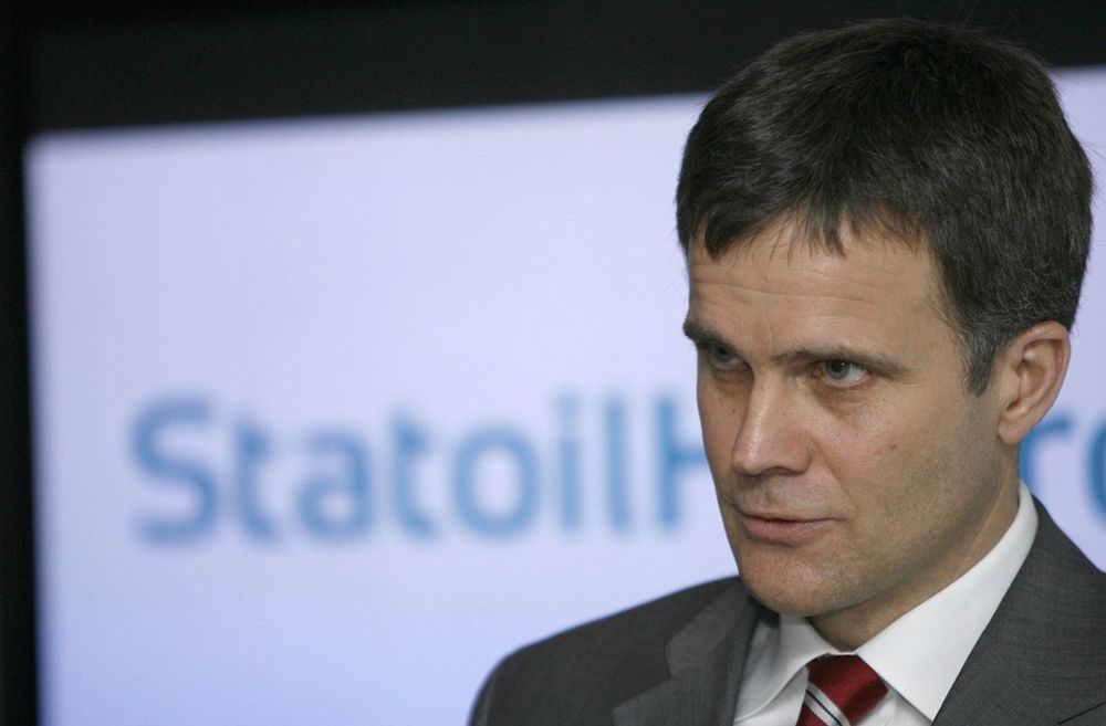 Statoilsjef Helge Lund har mange potensielle arbeidstakere rundt omkring. Statoil er landets mest populære selskap blant ingeniører og økonomer.