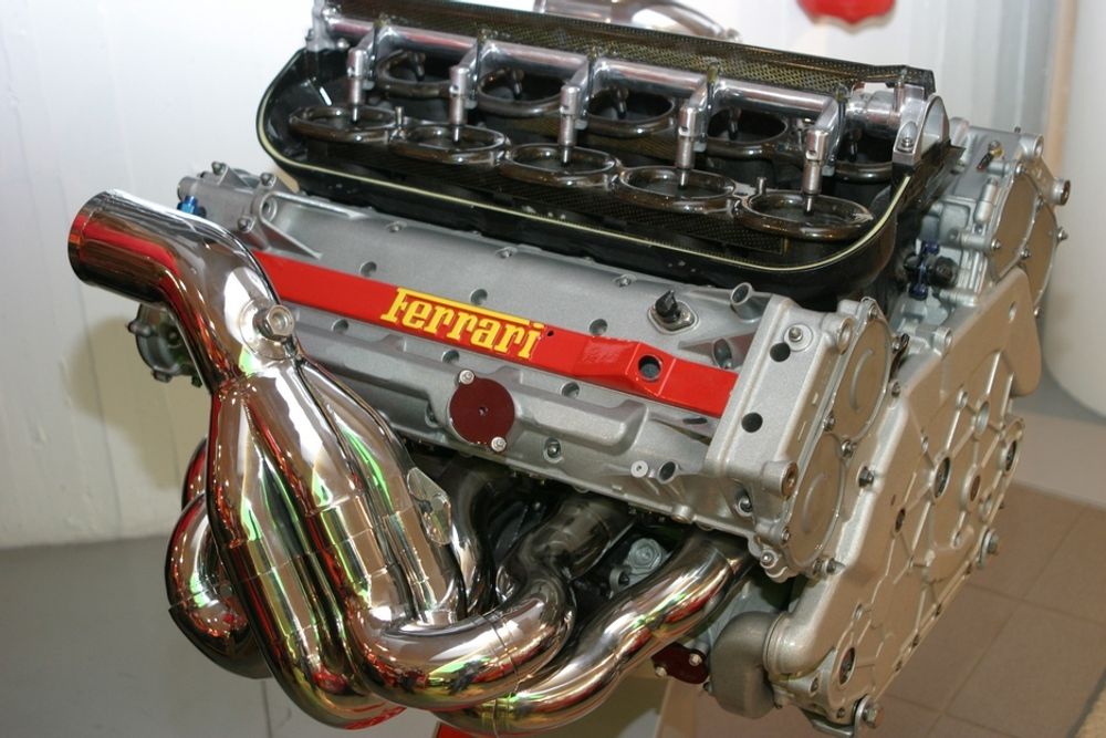 V12: Ferraris brommende V12-motor sitter for eksempel i Ferrari 599.