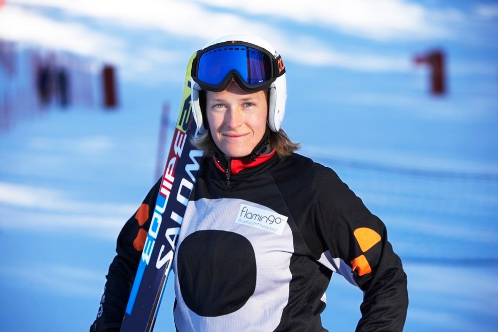 SKIGLEDE: Hedda Berntsen har en iboende skiglede som må være medfødt. Hun er en av få skikjørere som har konkurrert i to world cup-grener i skisporten, og i tillegg har hun hoppet på ski i 90-meters bakker!