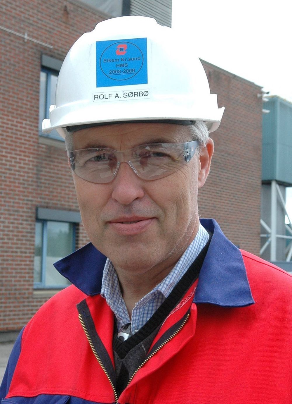 VIL UTVIDE: Direktør Rolf A. Sørbø vil utvide og intensivere arbeidet med å utvikle prosesser for framstilling av metaller.