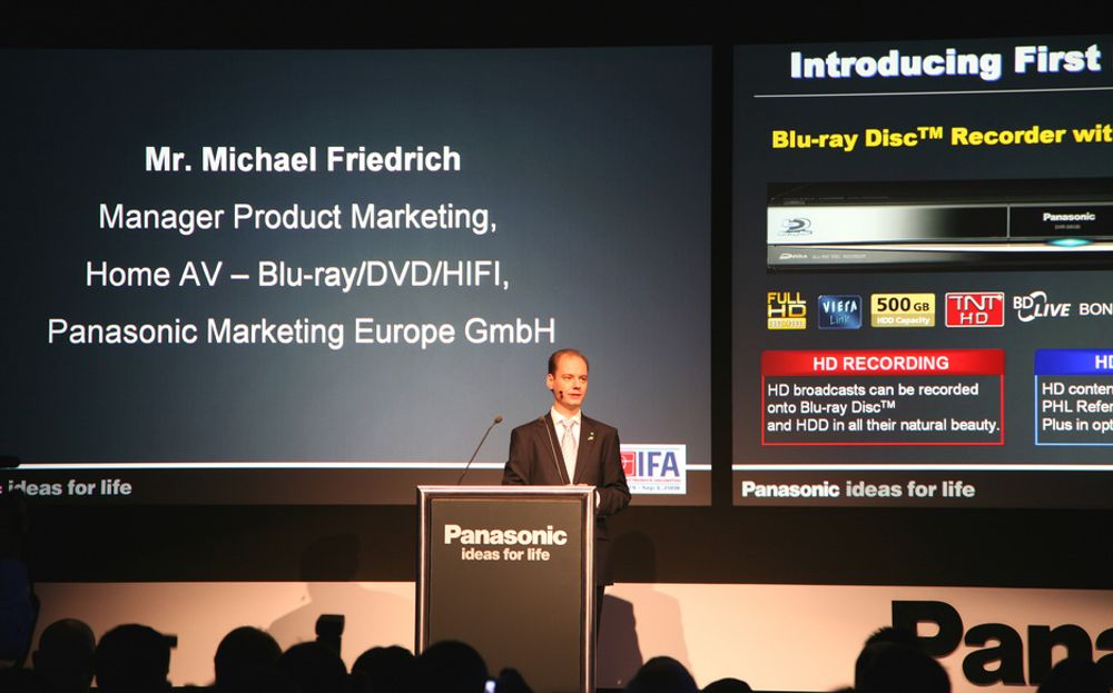 IFA: Produktsjef Michael Friedrich presenterte den nye blu-ray-opptakeren.