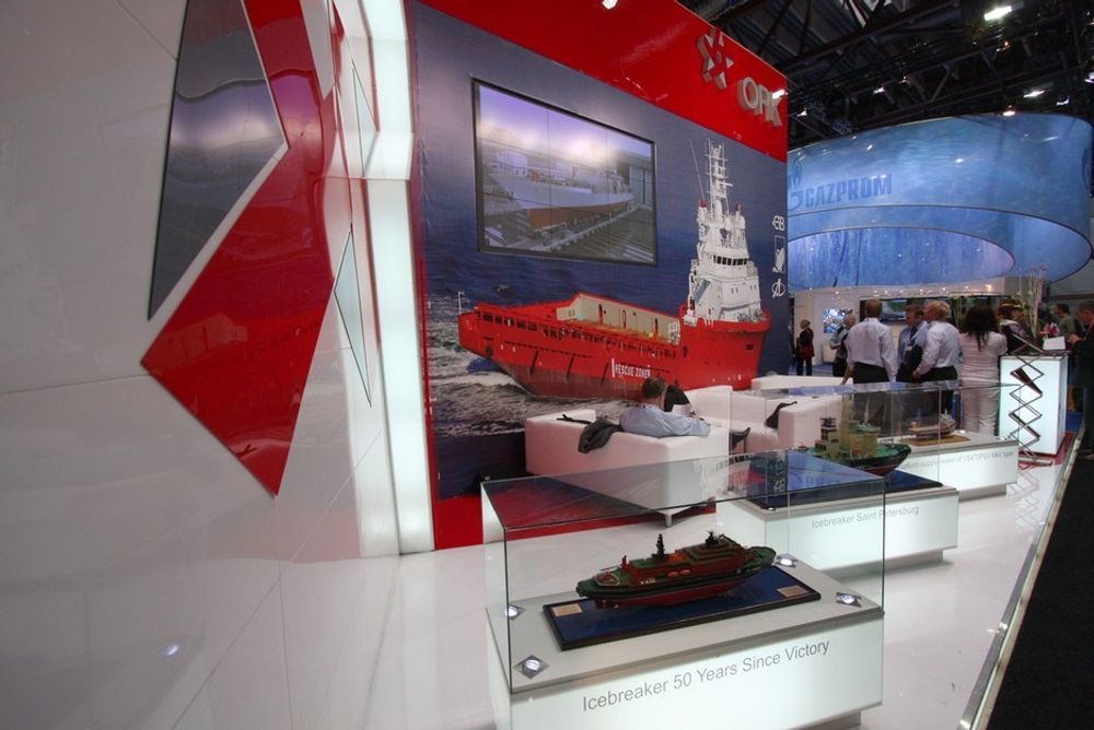 Russiske "Severnaya verft" viser sine tilbud ved å stille ut skips-modeller.