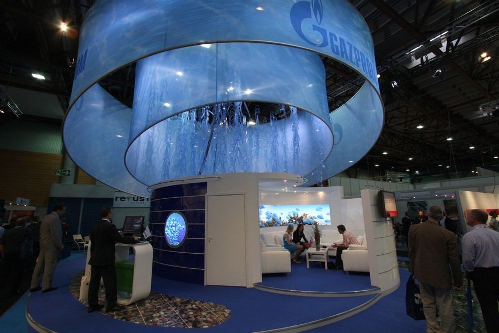 Gazprom er godt posisjonert i messens hovedhall.