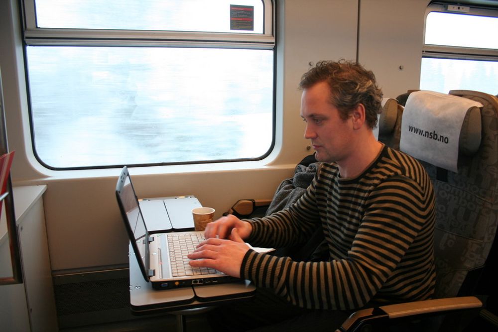 Øker. En kvart milliard EU-innbyggere bruker internett reglmessig. Til og med på toget i Norge kan du få nettilgang på enkelte strekninger.