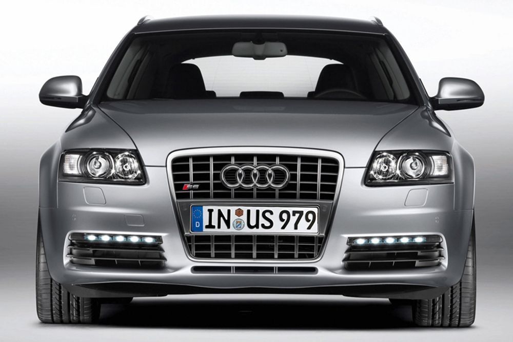 Audi har gitt A6/S6 en liten ansiktsløfting. Forandringene er å finne i grillen, støtfangeren, luftinntakene og tåkelysene.