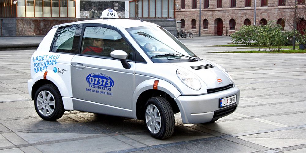 I går ble de første Think-taxiene vist for første gang. Samme dag ble elbilprodusenten tildelt Norsk Forms Hederspris.