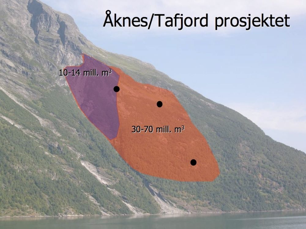 HELE FJELLSIDEN KAN RASE: Sprekken i fjellsiden på Åkneset utvider seg med opptil 20 cm i året. Raset vil komme før eller siden, mener ekspertene, og det kan bli så stort som 100 millioner kubikkmeter.