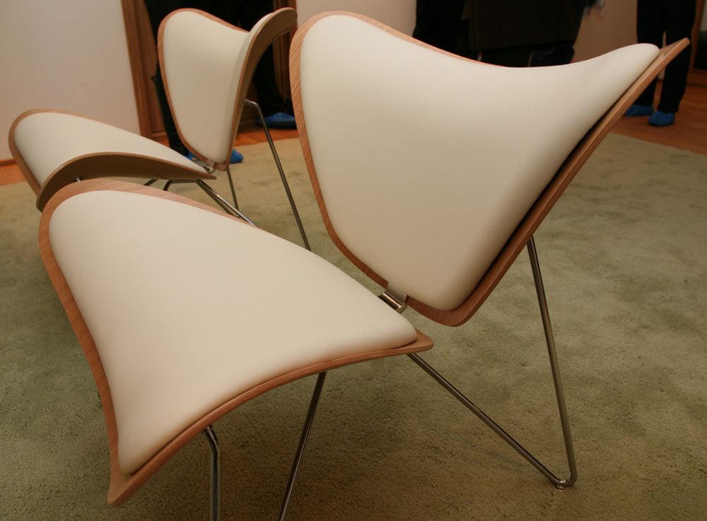 STOLER: Statsministerfruen er sikkert fornøyd med å slippe unna Arne Jacobsen-stoler.