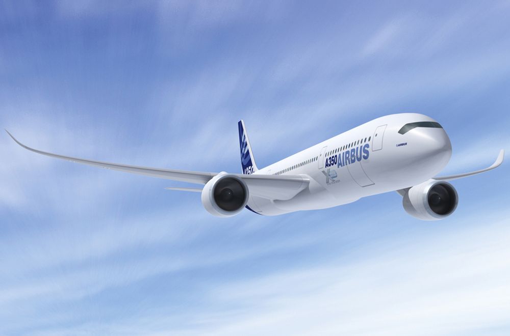 Airbus håper deres nye, superlette A350 XWB-fly, som ble lansert i november 2007, vil selge godt. De to første flyene av denne typen er nå solgt. Bildet viser A350-900 - det mellomste flyet i XWB-familien.