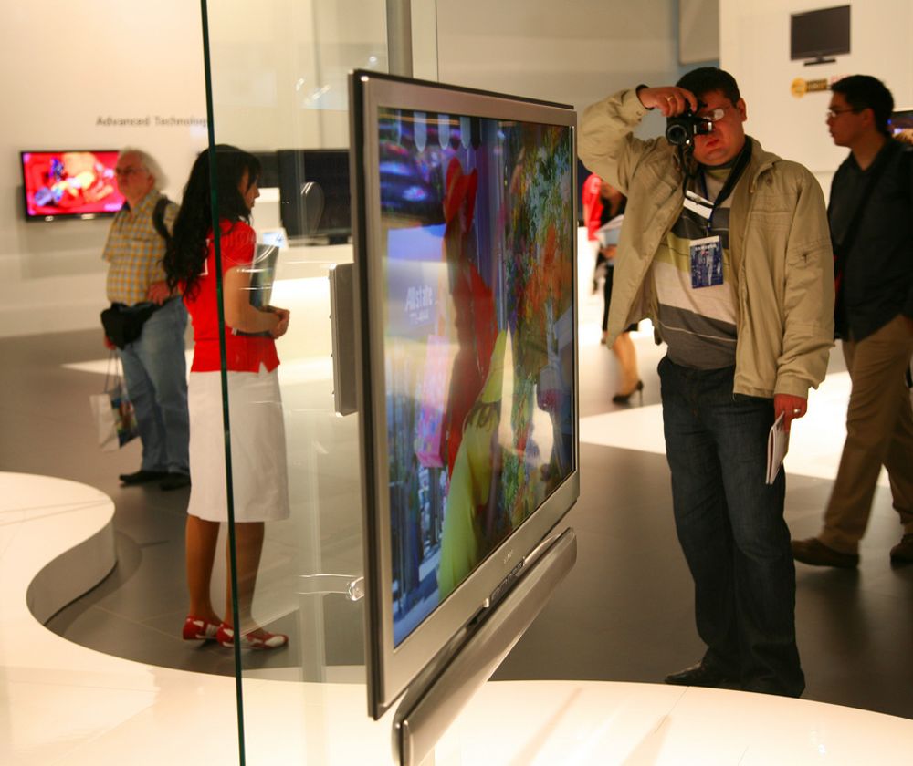 IFA: Sharp har ikke lenger de flateste TV-ene i verden. Deres Aquos-modeller måler 22 millimeter.
