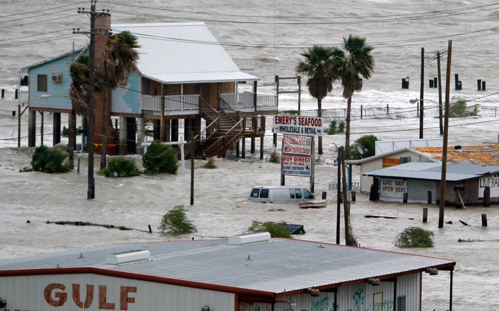 Galveston i Texas ble hardt rammet av orkanen Ike da den traff land lørdag morgen norsk tid
