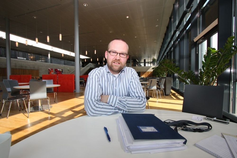 Claus K. Larsen er sjefingeniør ved materialteknisk seksjon i Vegdirektoratets teknologiavdeling.