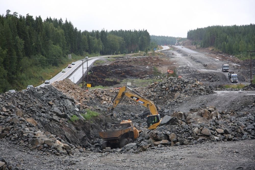 NY E6: Strekningen mellom Jessheim og Kolomoen sør for Hamar skal bli firefelts motorvei.