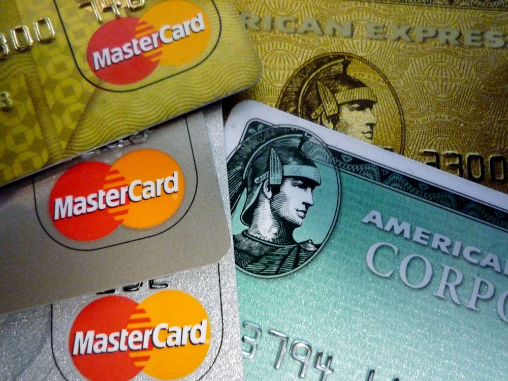MILLIARDBUTIKK: Kredittkortnumre er blant handelsvarene som omsettes på lukkede kriminelle fora på nettet.