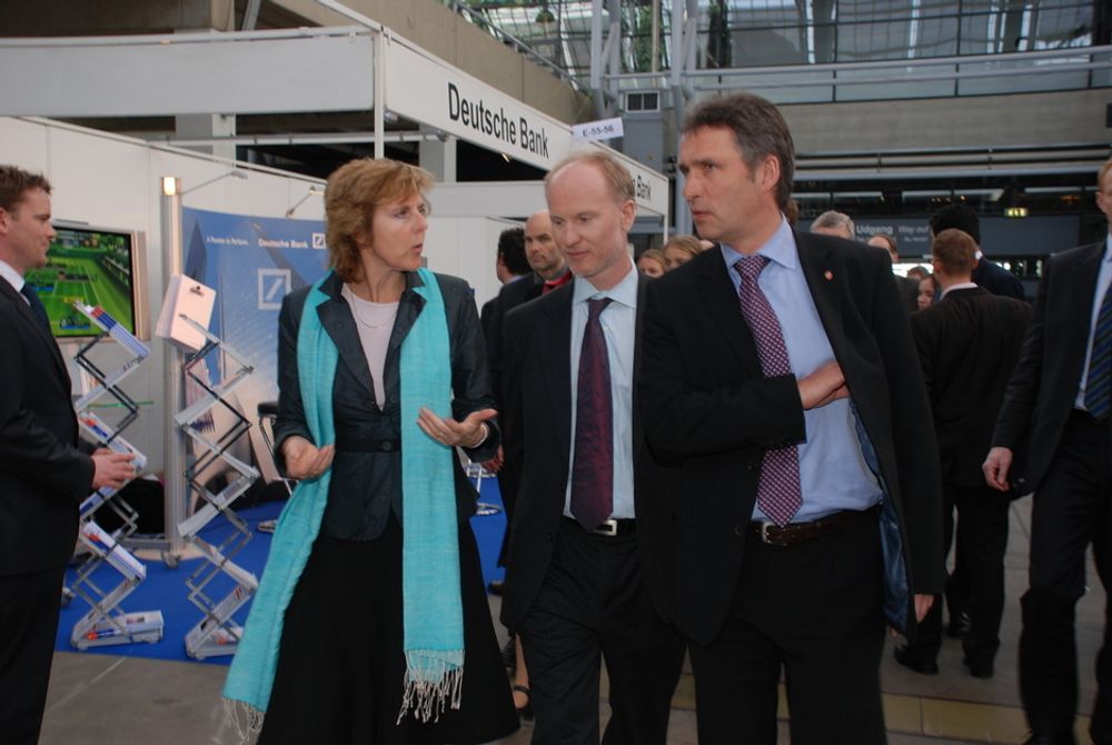 Connie Hedegaard, Danmarks klima- og energiminister , adm.dir. Per-Otto Wold, Point Carbon, og Norges statsminister Jens Stoltenberg diskuterte klimakvoter i København 12. mars 2008.