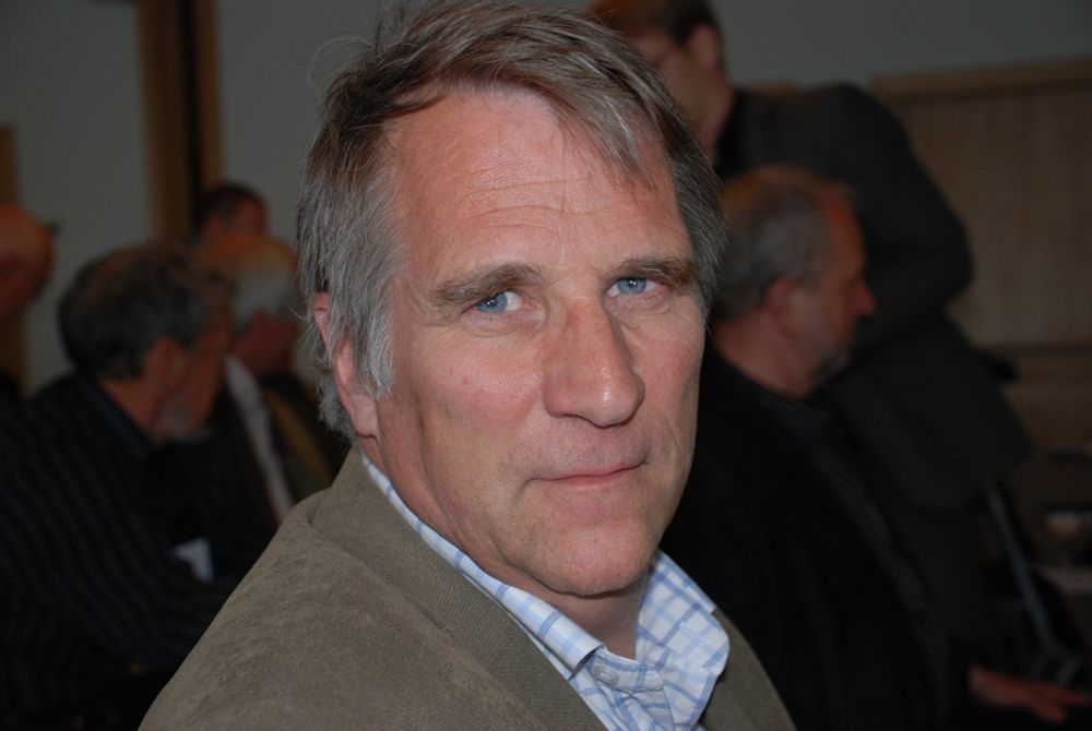 - EFFEKTEN KAN ØKES: Senioringeniør Kjell Erik Stensby i NVE har beregnet potensialet for effektutvidelser ved 89 norske vannkraftverk.