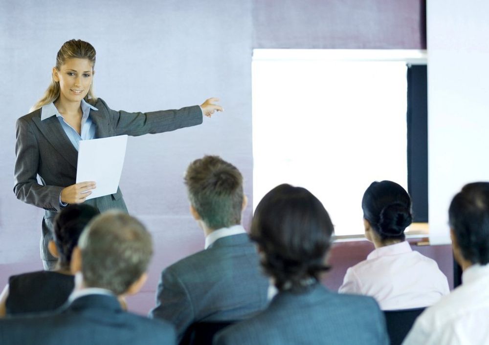 Powerpoint-presentasjoner bør avskaffes, mener australske forskere.
