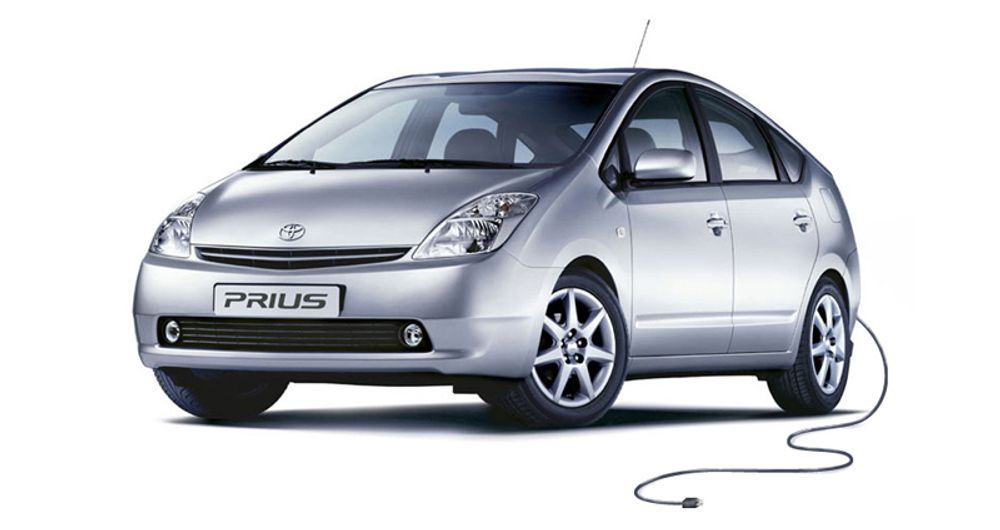 BILMESSEN I FRANKFURT: Konseptbilen Toyota Prius Plug-in er selskapets nye utgave av den populære hybridbilen. Legg merke til stikkontakten.