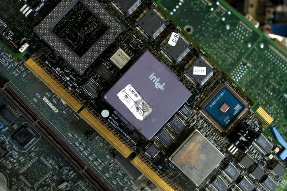 EU-kommisjonen mener Intel har brukt sin markedsposisjon til å nekte AMD markedstilgang.
