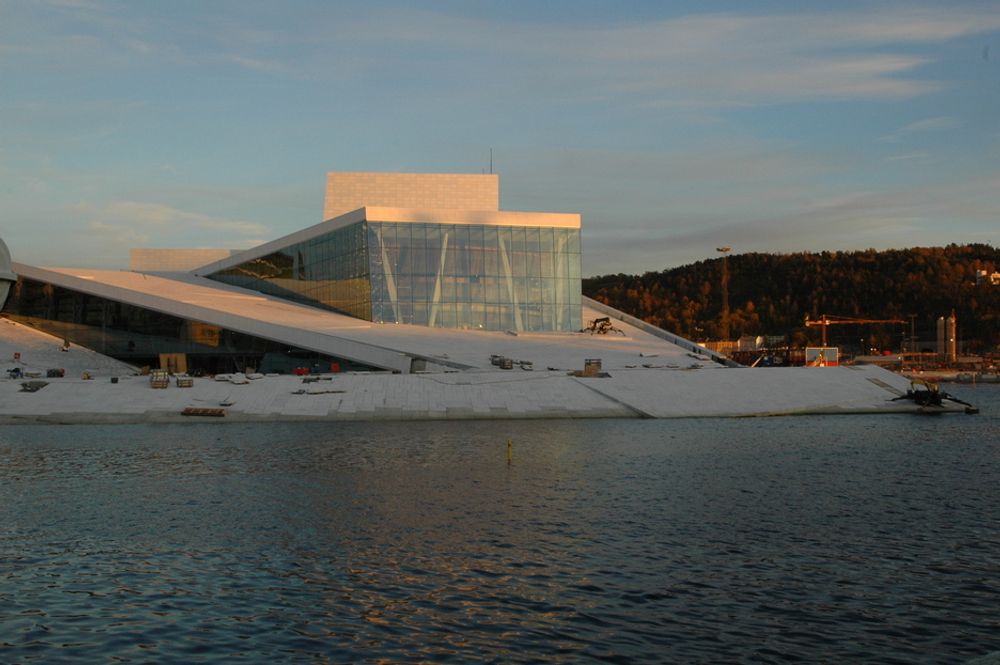 Operaen i Bjørvika, sett fra stedet senketunnelen skal vake under overfalten.