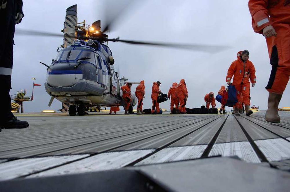 Tre nye offshore-radarer skal gjøre helikoptertrafikken til og fra plattformene tryggere.