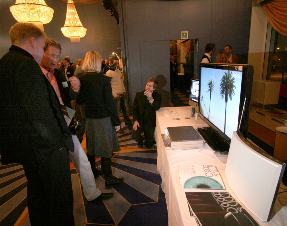 Bang olufsen var på Oslo Plaza og viste fram sine siste TV-produkter.