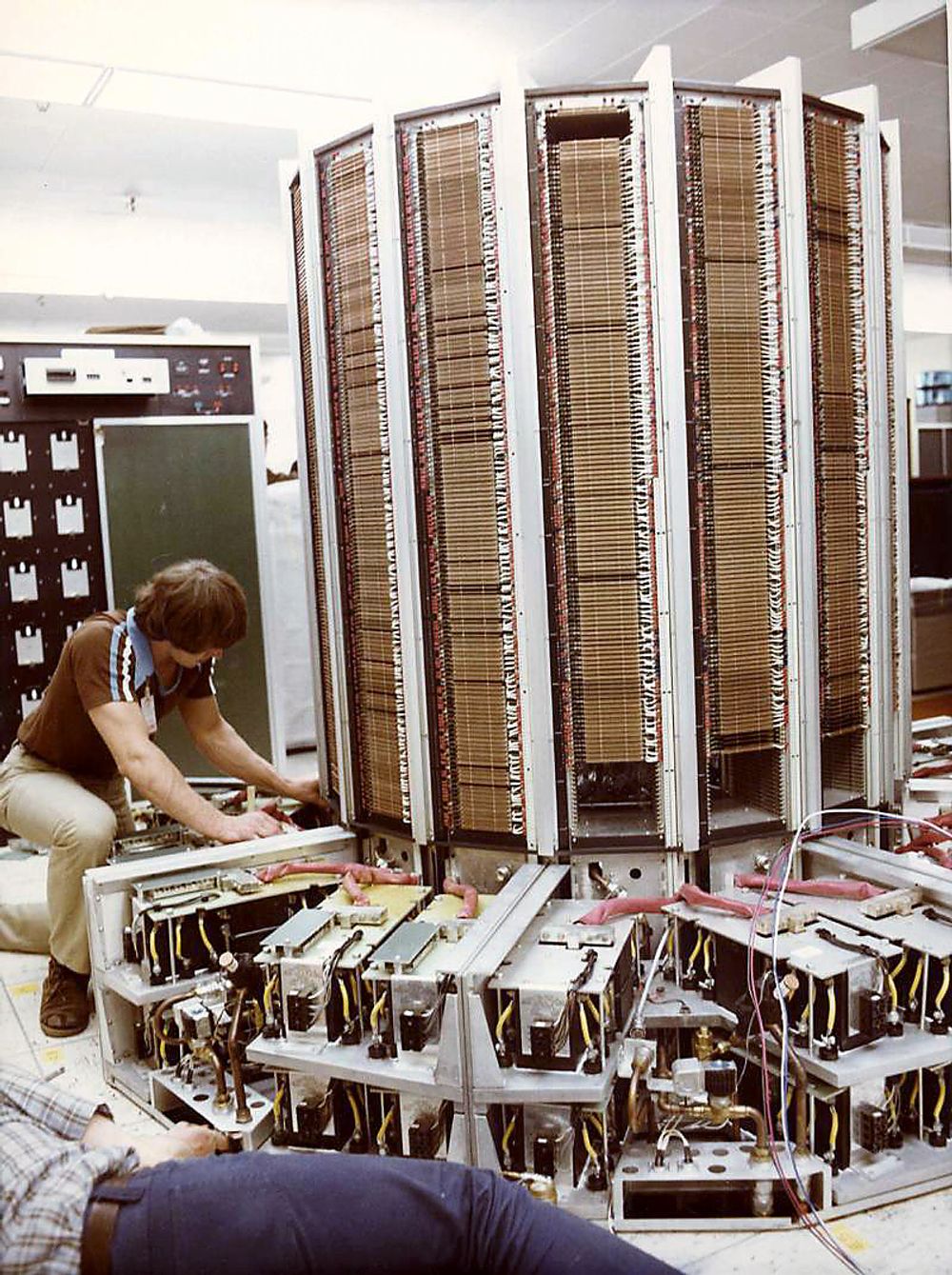 GAMMEL OG TETTPAKKET:Crays superdatamaskiner var i sin tid de raskeste i verden.
