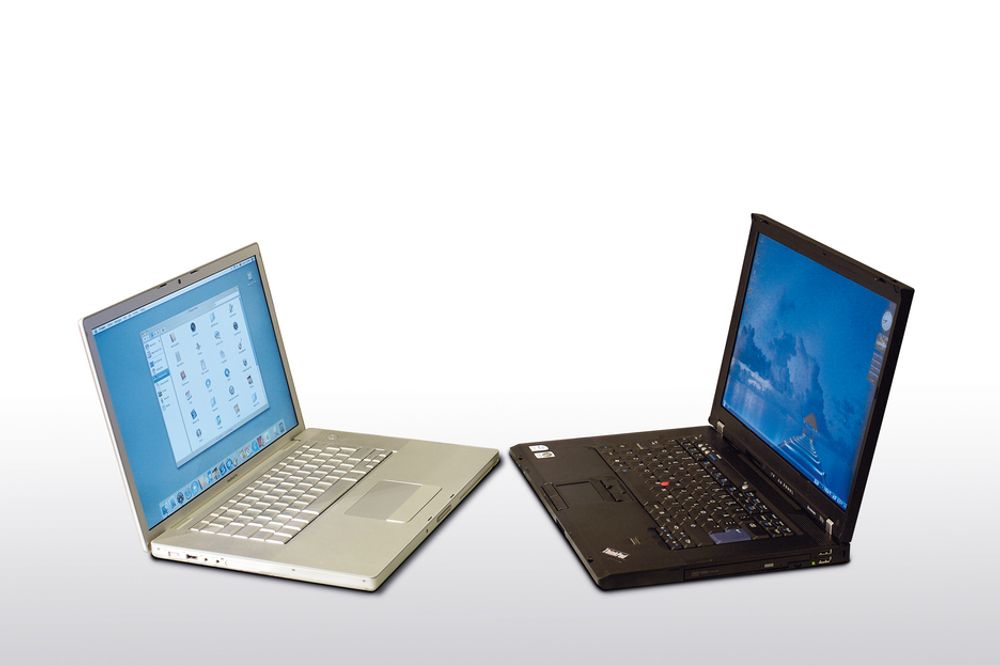 Macbook Pro og Lenovo PC.