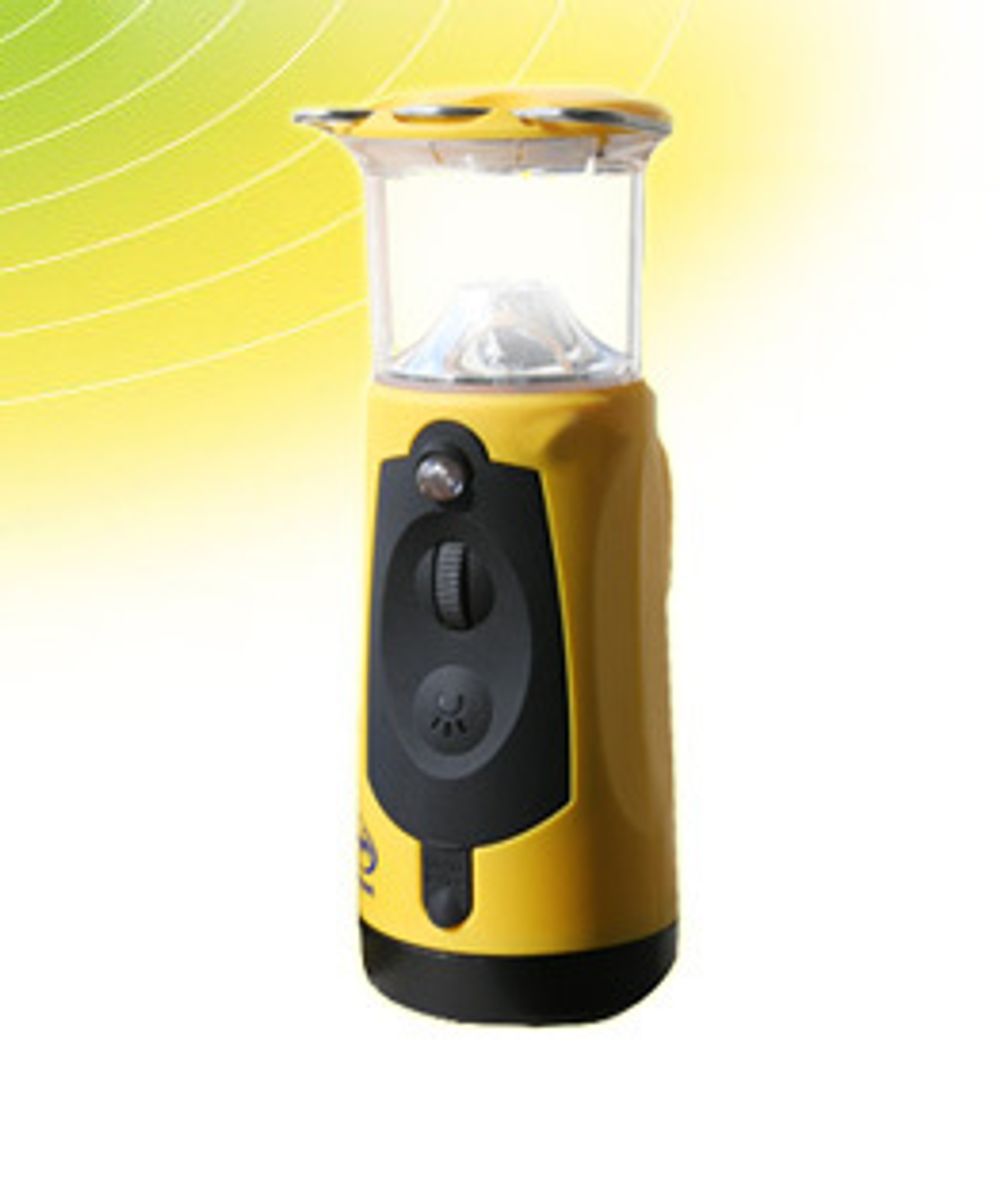 "Indigo"-lampen er en av Freeplays opptrekkslamper. Bare på ett minutts manuell lading kan den lyse i 2 timer på den laveste styrken.