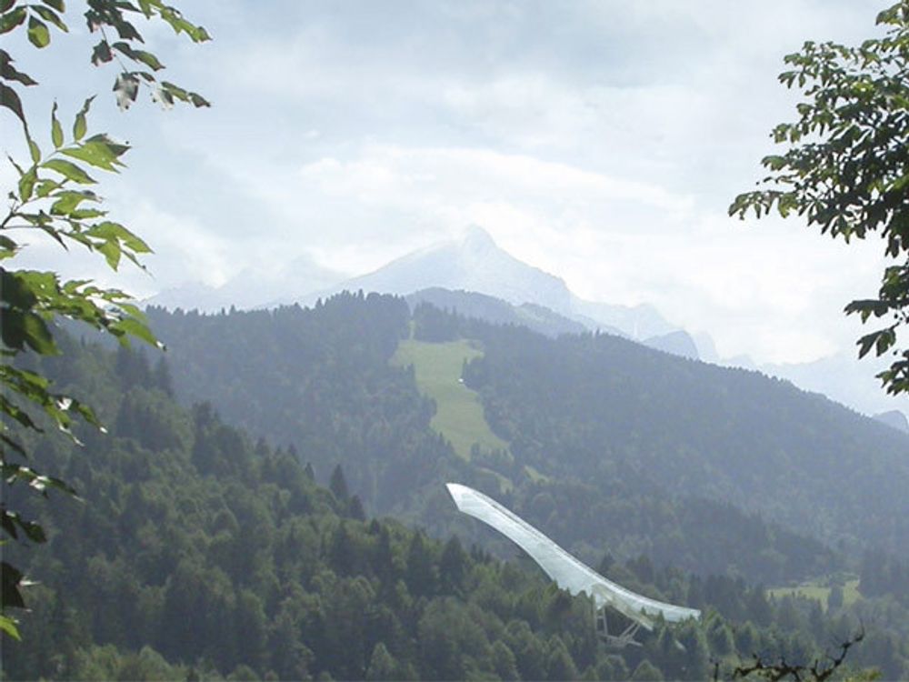 LANDEMERKE: Den nye hoppbakken bli et synlig og spektakulært landemerke i Garmisch-Partenkirchen.
For å få bakken på plass er det fjernet 18.000 m³ masse. 1200 m³ betong og 1000 tonn stål og metall har tilsammen blitt brukt på hele anlegget.