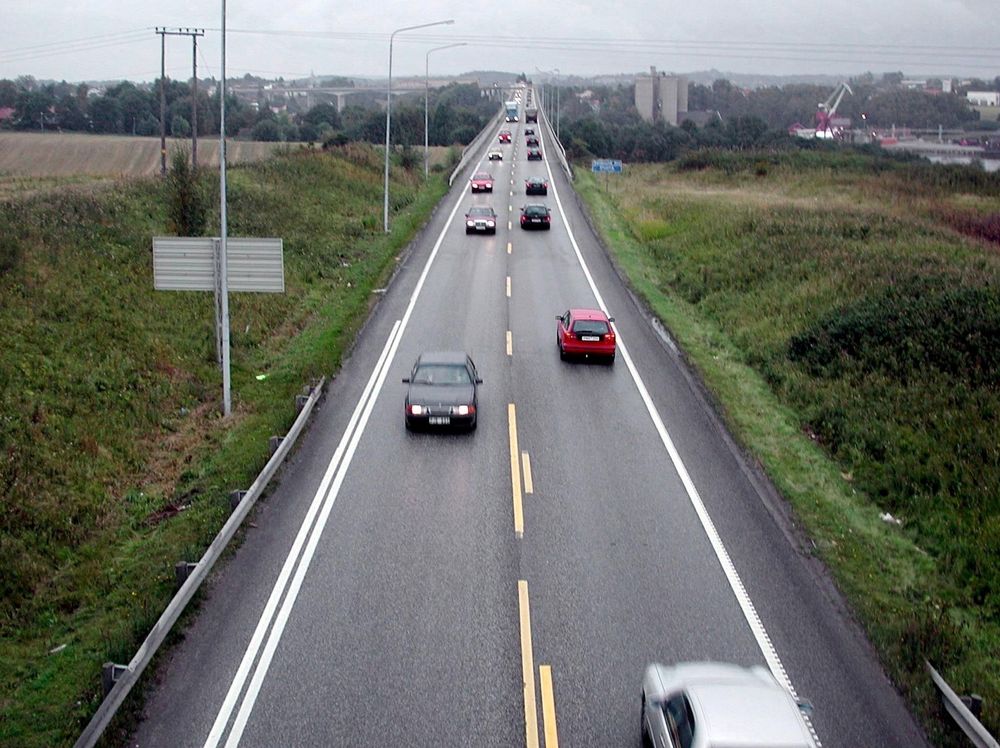 Bedre veier og ny bilteknologi er noen av tiltakene for å nærme seg Nullvisjonen - ingen drepte i trafikken. Arkivfoto