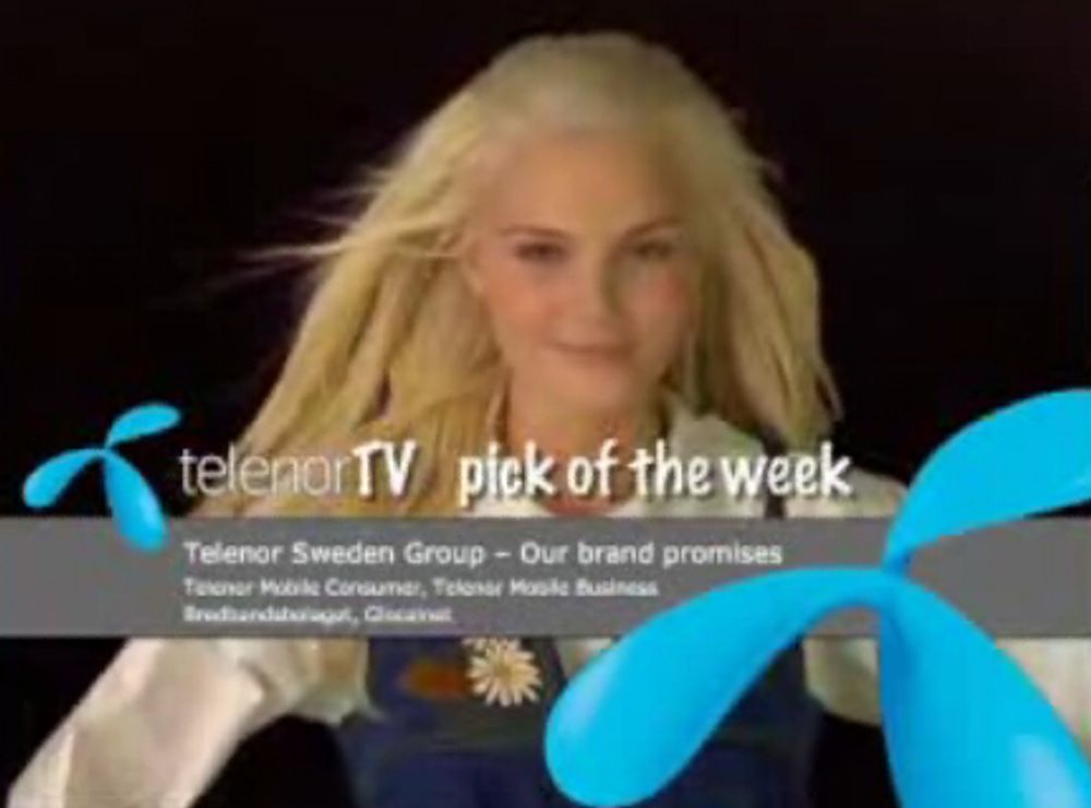 Musikkvideoen har full Telenor-tagging, samt at de flørter med formspråket til musikkkanalen MTV.