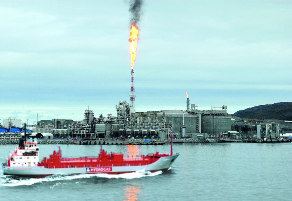 Med gasstankskip kan Statoil frakte CO2 skip fra Mongstad til Snøhvit-anlegget på Melkøya. FOTOMONTASJE: SIMEN HÅKONSEN/TU