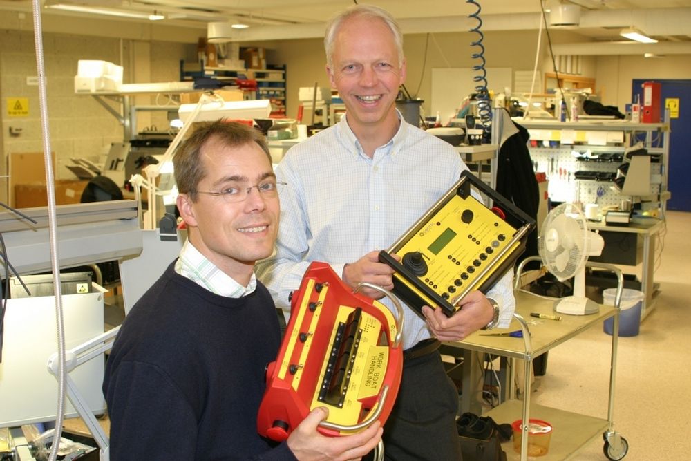 FORNØYD: Daglig leder Geir Paulsen (til venstre) og salgssjef Morten Bjerkholt har grunn til å smile over gode resultater i Cavotec.