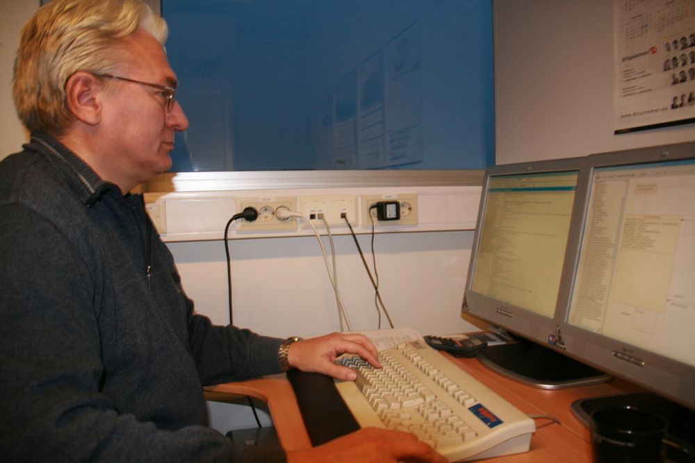 EFFEKTIVISERER: Systemkonsulent Lars Ofstad i DI Systemer har vært i sentral i arbeidet med å ta i bruk modelldrevet arkitektur i programmeringsarbeidet.