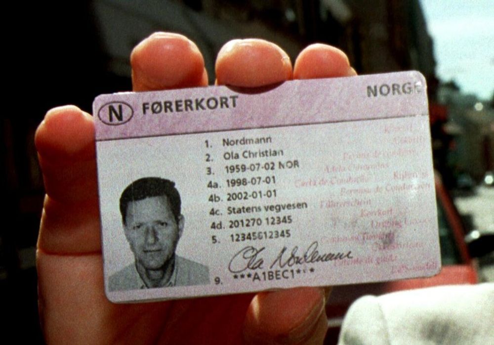 Dagens førerkort ble utstedt første gang 1. januar 1998.