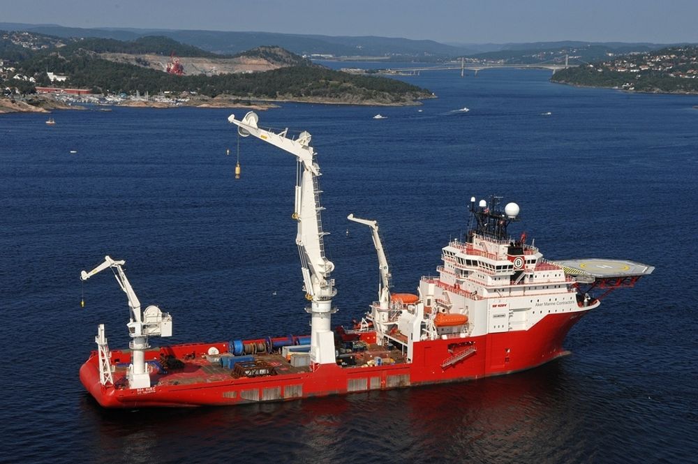 MED HEVET KRAFT. Boa Sub C utenfor Kristiansand under test av kranene