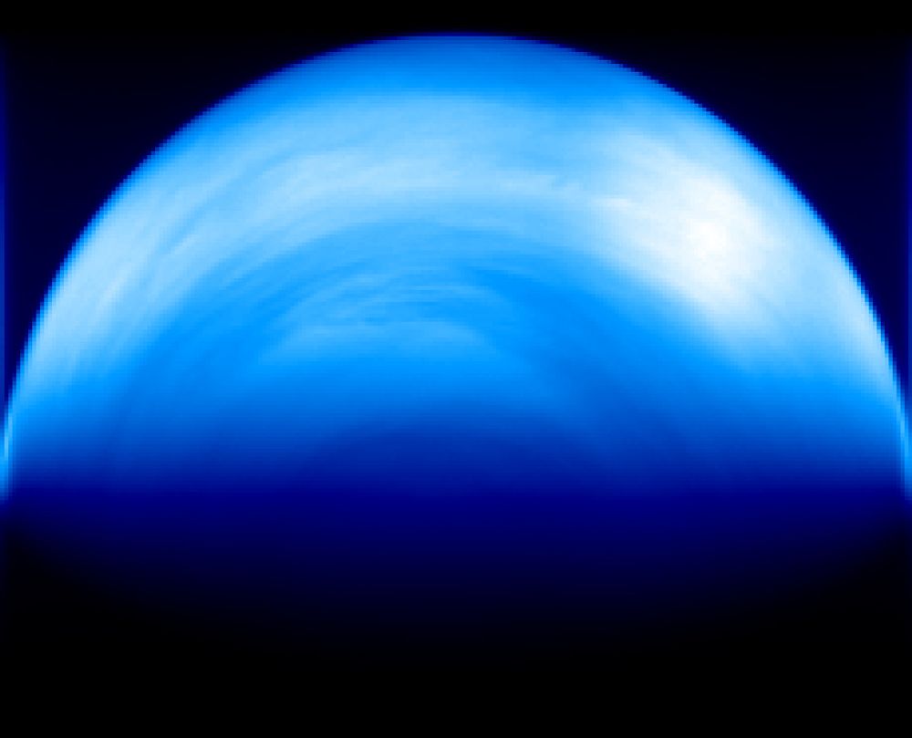 ULTRAFIOLETT: Dette ultrafiolette bildet av Venus (380 nanometer) ble tatt med spektrometeret VIRTIS fra Venus Express 19. april 2006, fra en avstand på cirka 190.000 kilometer.