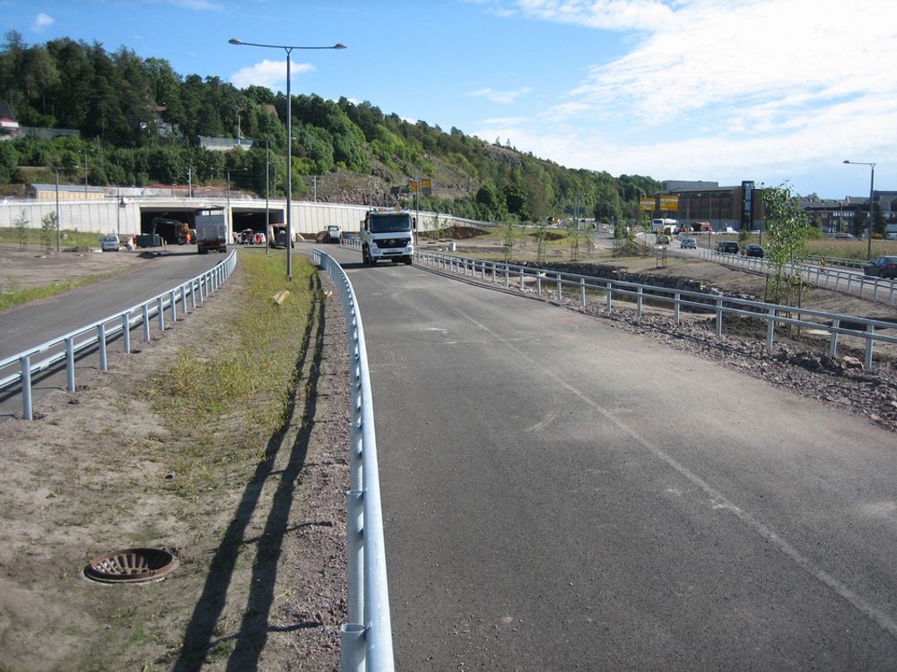 KJELLE: Bilde fra Kjellekrysset tatt fra Semslinna i retning øst og viser tunnelportalen.FOTO: STATENS VEGVESEN