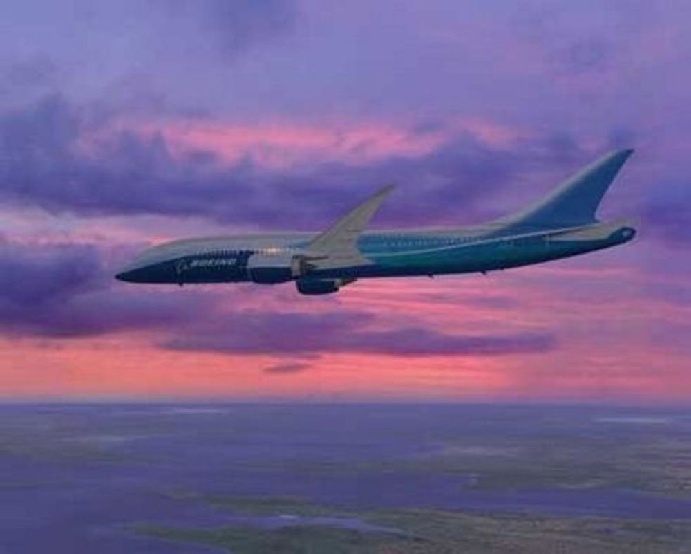 SPAREBØSSE: En ny vingeprofil som forbedrer forholdet mellom løft og motstand med inntil 30 prosent, sies å gi nye Boeing 7E7 Dreamliner et fortrinn fremfor konkurrentene. Flyet skal i luften om et par år. FOTO: BOEING