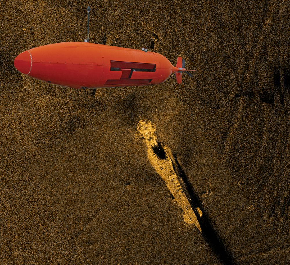 UBÅT: Bildet viser Hisas 1030 sonarsystemet montert på en Hugin1000 AUV innfelt i en nesten fotografisk gjengivelse av en sunket tysk ubåt fra andre verdenskrig.