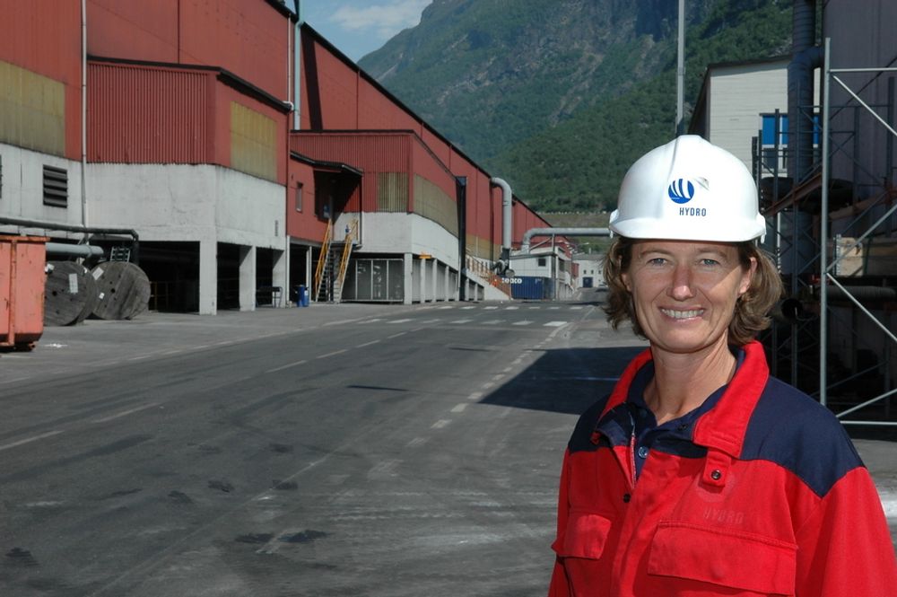 Wenche Agerup har tidligere vært fabrikksjef i Årdal. Nå går hun inn i Hydros konsernledelse.
