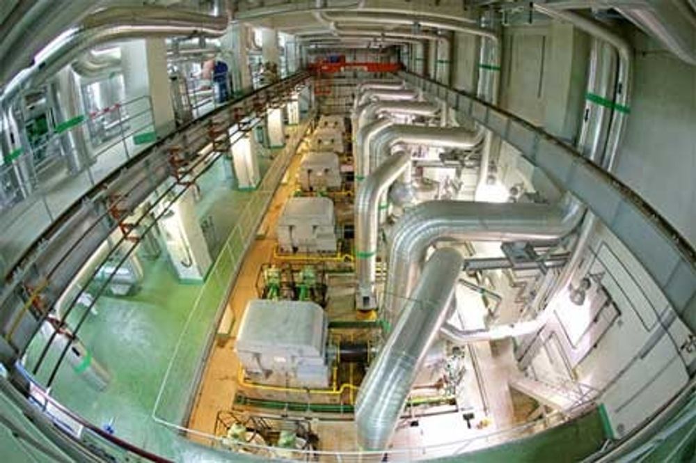 Reaktorhallen på kinas hittil største kjernekraftverk (1000 MW) i Tianwan.