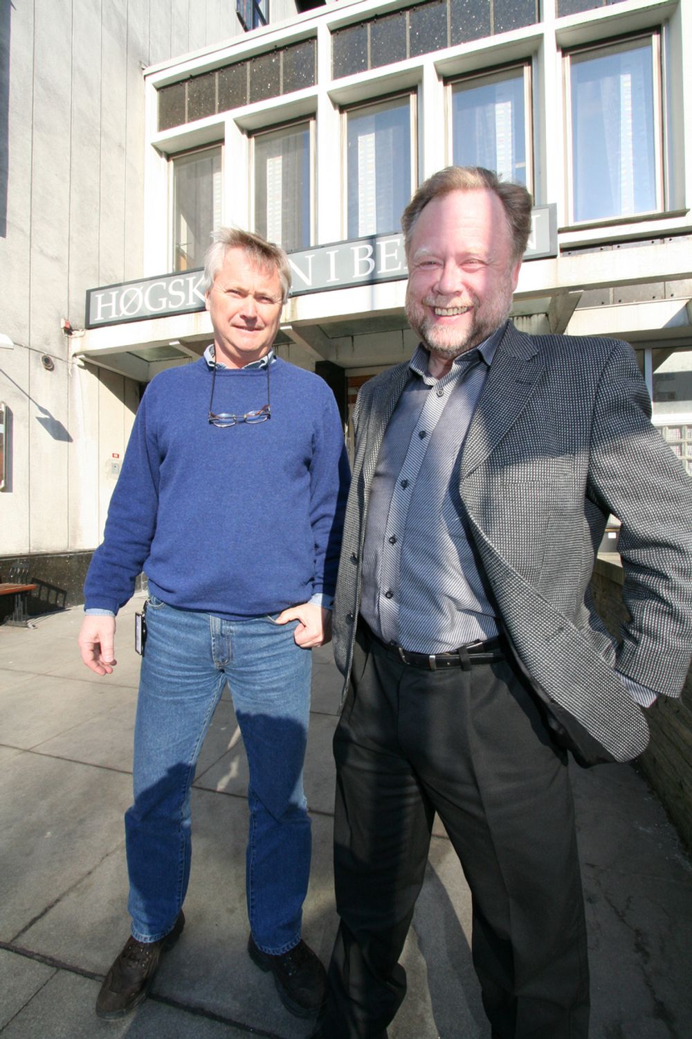 SPURTHJELP FRA SINTEF: Høgskolen i Bergen og Sintef har knyttet seg tett opp til bedriftene som har spesialisert seg på undervannsteknologi rundt Bergen. Alf-Emil Slinning (HiB, til venstre) og Hallvard Høydalsvik (Sintef) er glad for at næringsklyngen er med i finaleheatet for å bli Norwegian Center of Expertise.