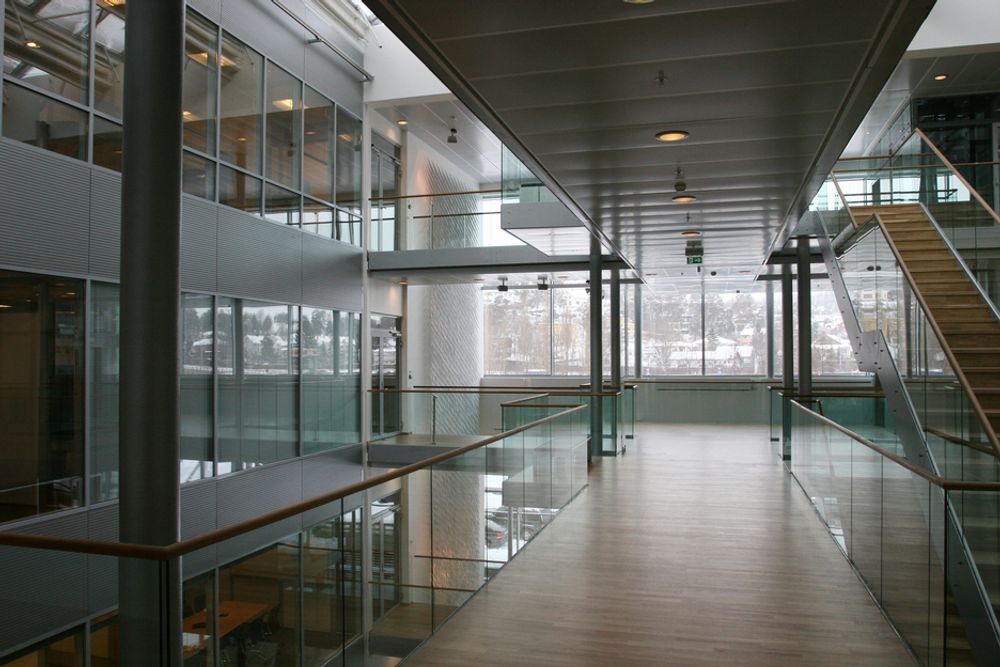 ÅPENT: Arkitekt Michael Ramm Østgaard har ønsket å bringe lys og luft inn i bygget.FOTO: ELIASSEN OG LAMBERTZ-NILSSEN ARKITEKTER