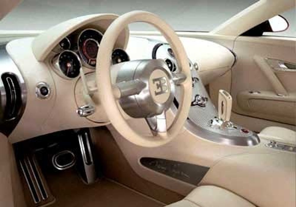 Bugatti har lagt vekt på at du også skal føle at du sitter i verdens dyretse bil.
