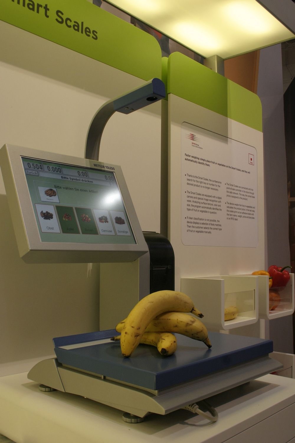 SCANNER FRUKT: Metro Group avbilder frukt med et spesielt kamera. Det finner ut hvilken frukt du veier og printer deretter ut vekt og pris automatisk.