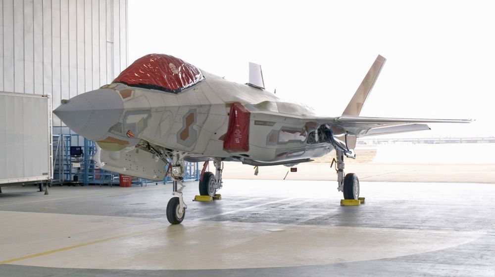 Før produksjon skal det lages 22 testfly av F-35, hvor henholdsvis 14 skal testes i luften og 8 skal testes på bakken.